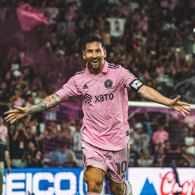 自球迷的期 自球迷的期